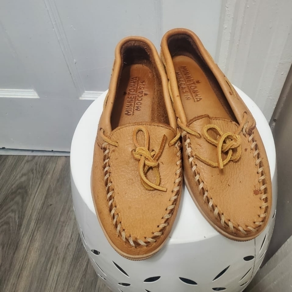 Minnetonka Classic Moccasins Women Leather Rawhide Slip On Loafers Size 7 & 8🌴✌ - Picture 12 of 14